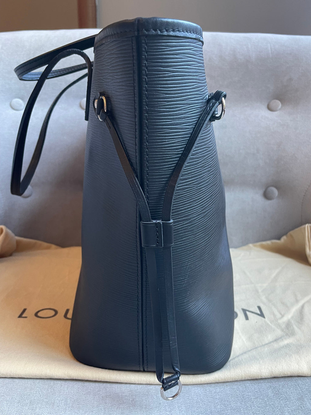 Louis Vuitton Neverfull MM Black Epi Leather (RRP £1,740)