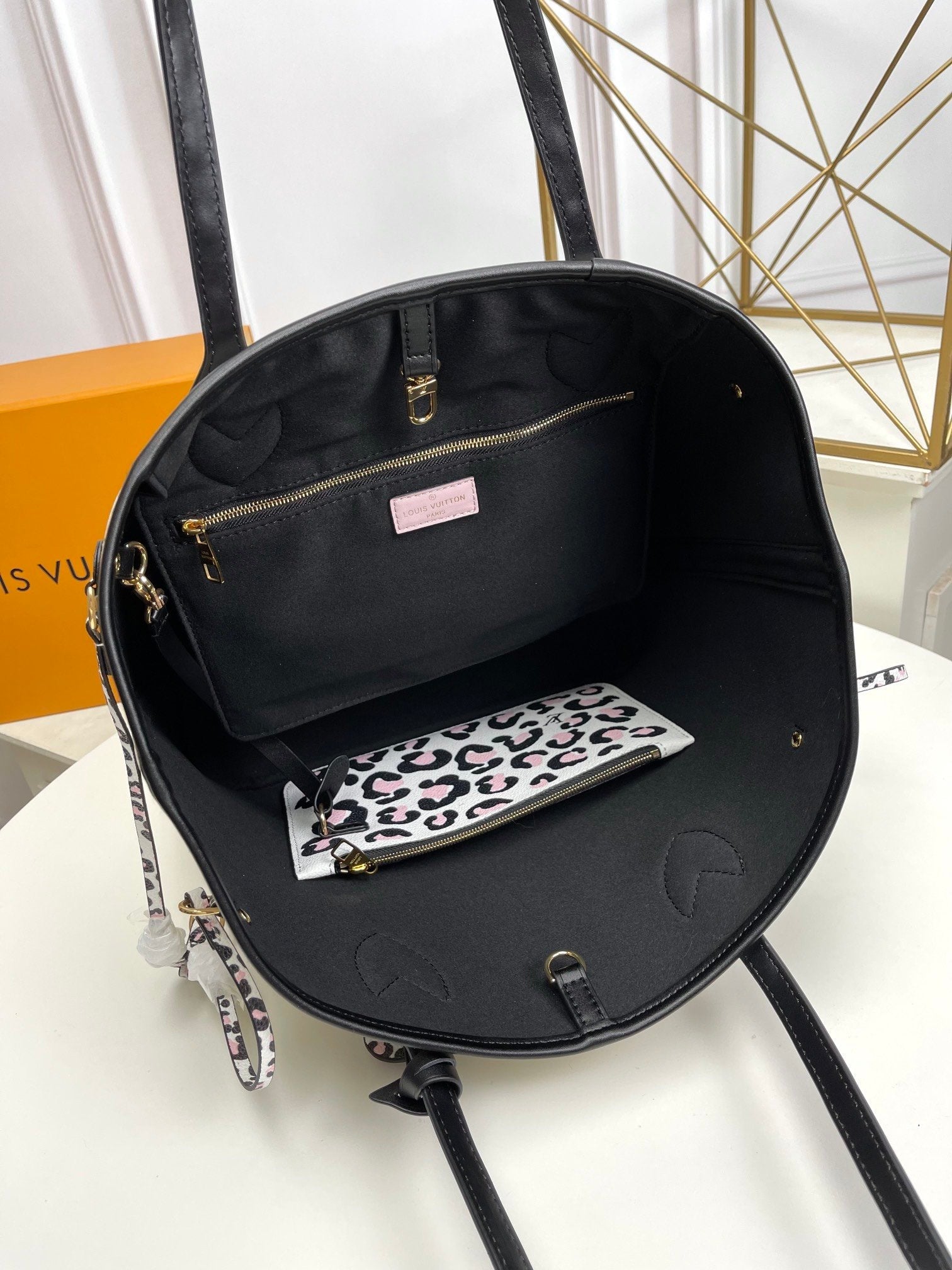 Louis Vuitton Neverfull MM Bag