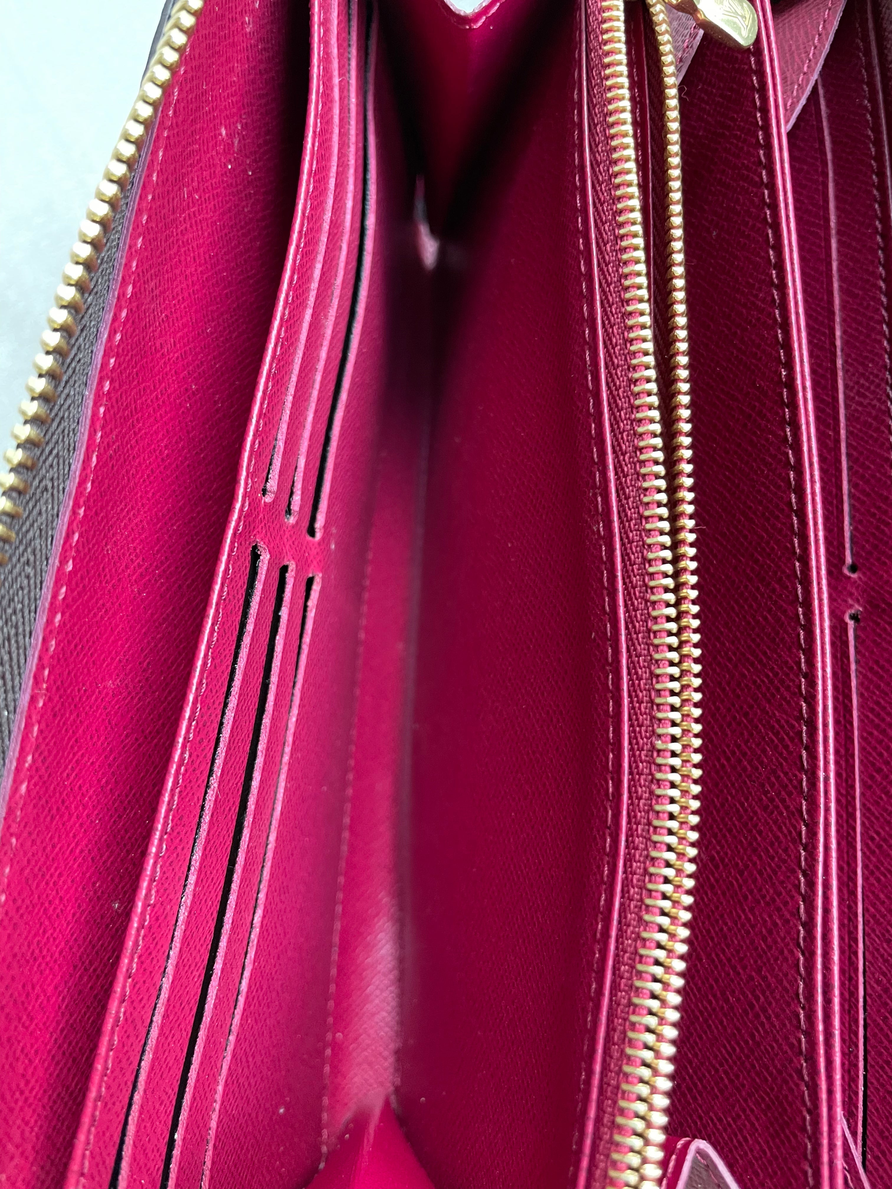 Louis Vuitton Zippy Wallet in Monogram (RRP £565)