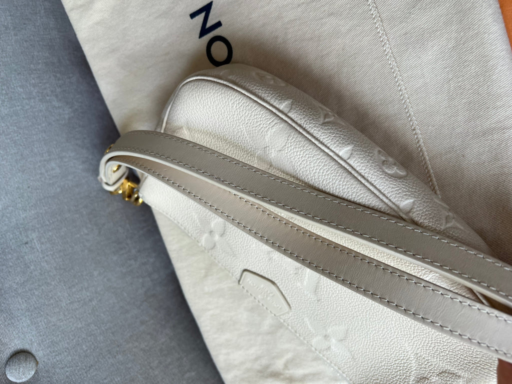 Louis Vuitton Multi Pochette Accessoires Creme Empreinte (RRP £2110)