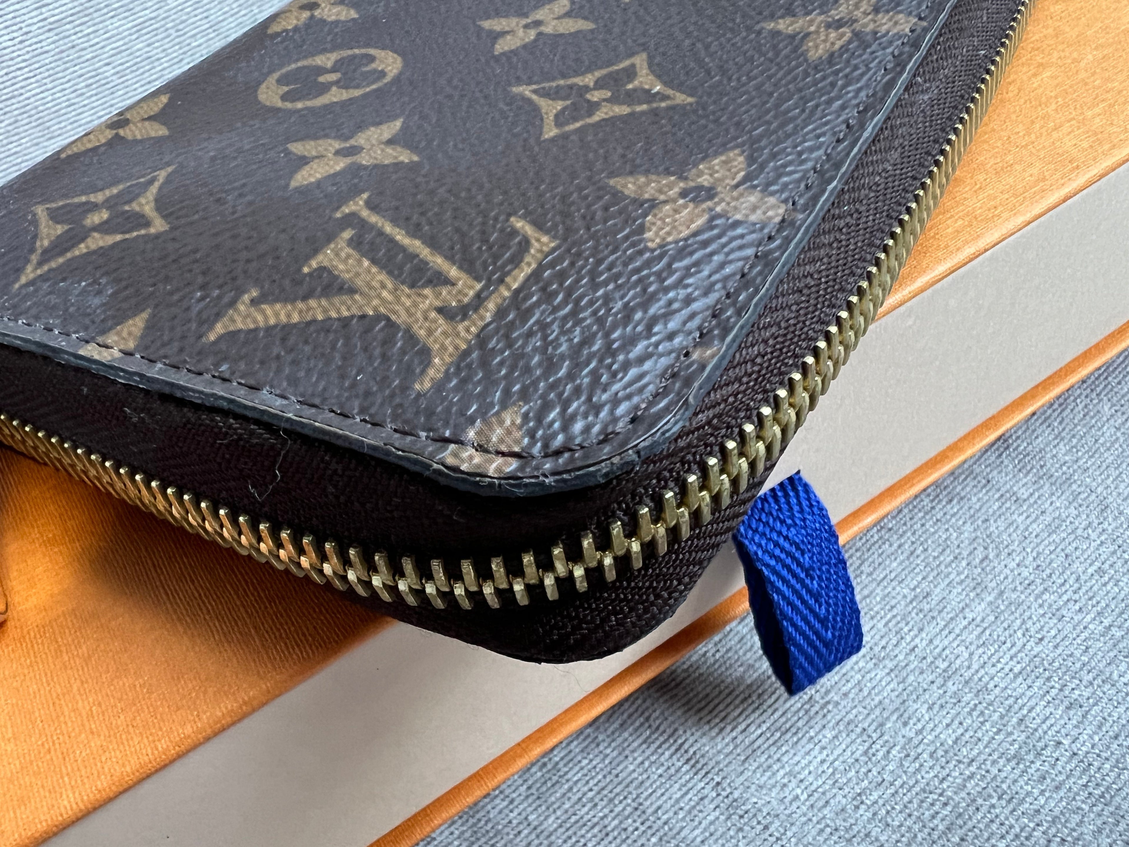 Louis Vuitton Zippy Wallet in Monogram (RRP £565)