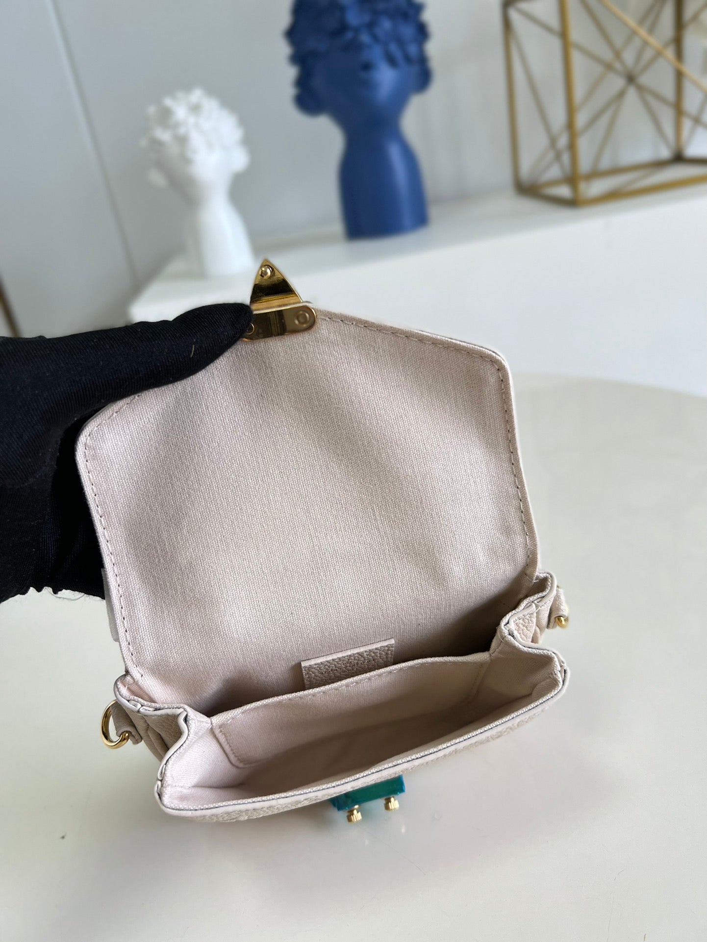 Louis Vuitton Micro Metis Bag