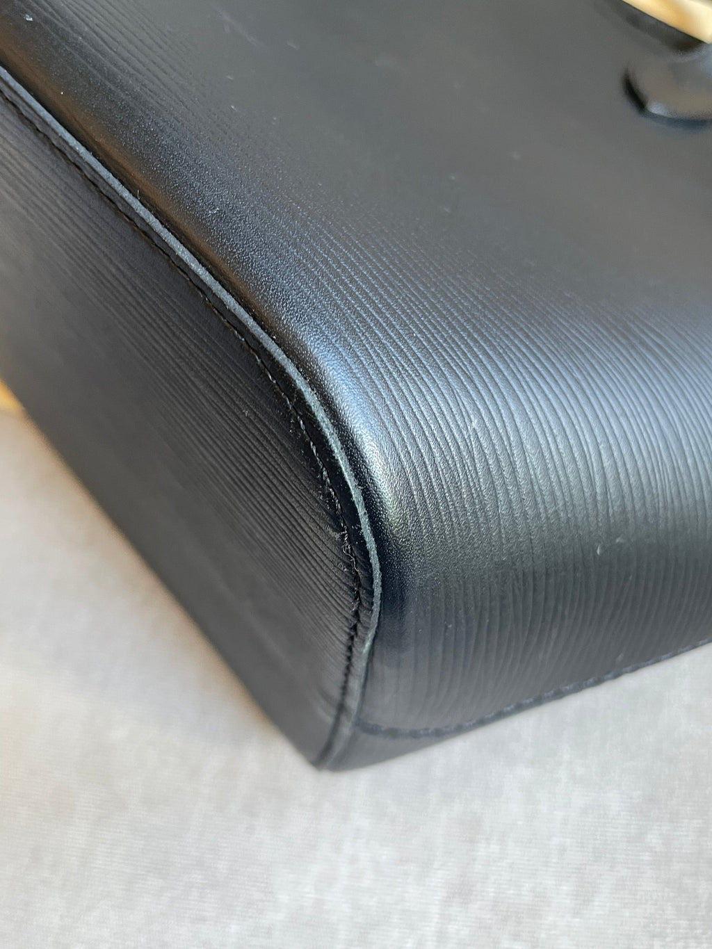Louis Vuitton Neverfull MM Black Epi Leather (RRP £1,740)