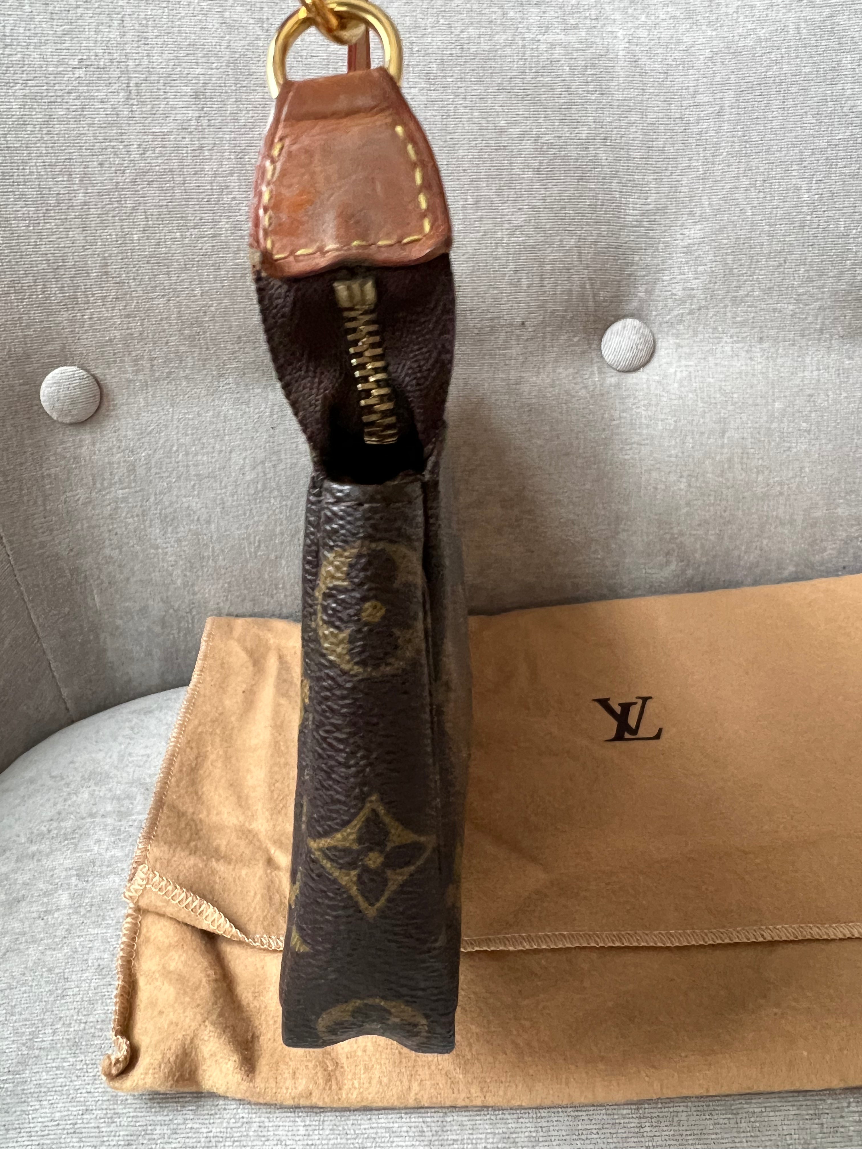 Louis Vuitton Vintage Pochette Accessoires Monogram (RRP £915)
