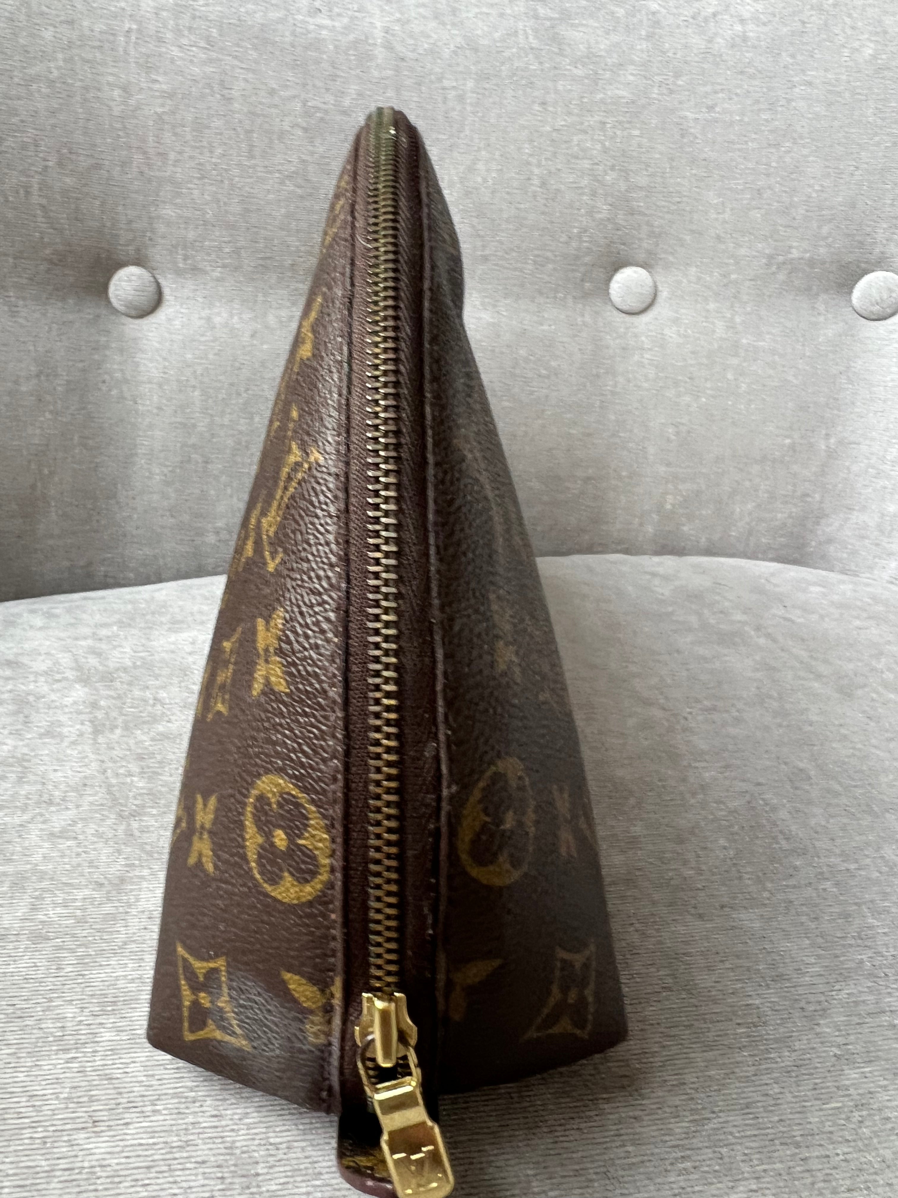 Louis Vuitton Trousse Demi Ronde Monogram