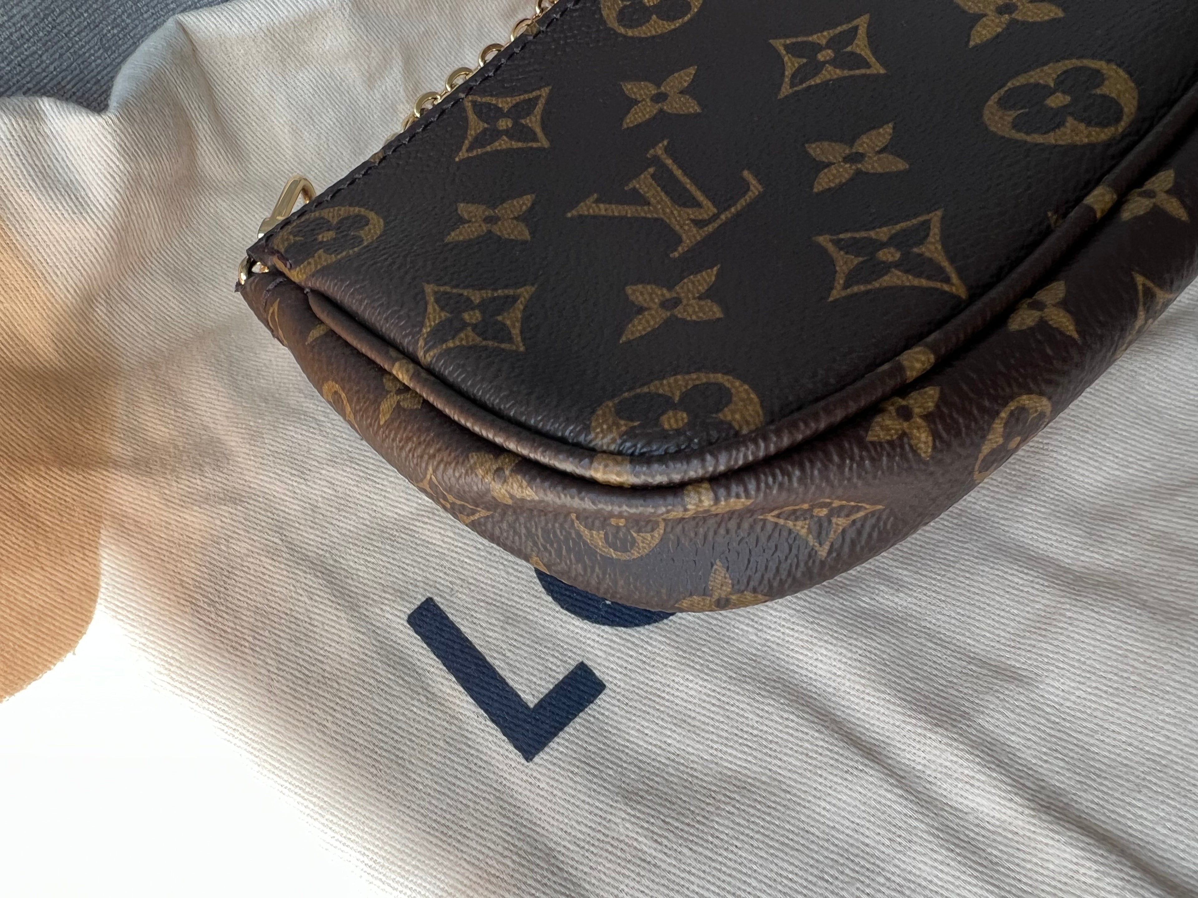 Louis Vuitton Multi Pochette Accessoires Rose Chiaro (RRP £1830)