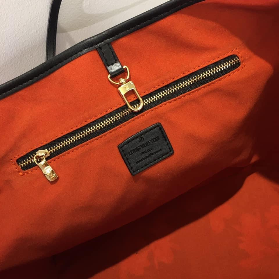 Louis Vuitton Neverfull MM Bag