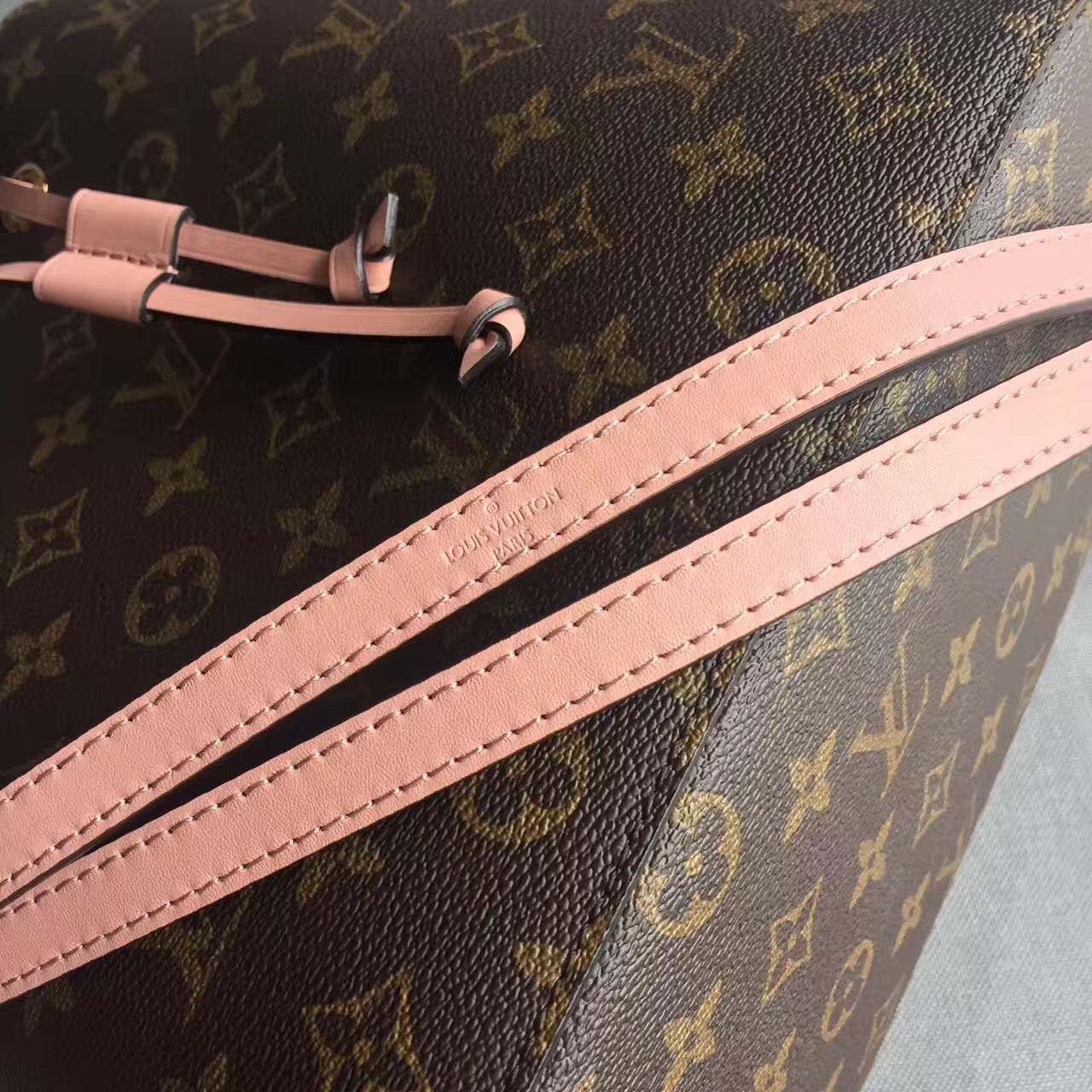 Louis Vuitton NeoNoe MM Bag
