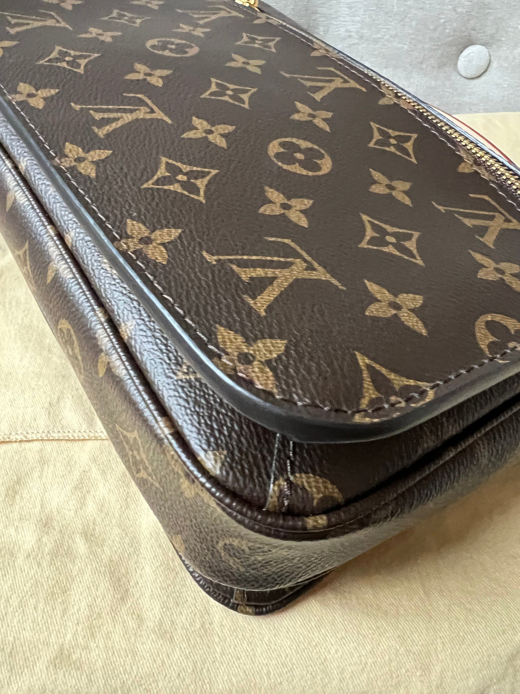 Louis Vuitton Pochette Metis Monogram (RRP £1,830)