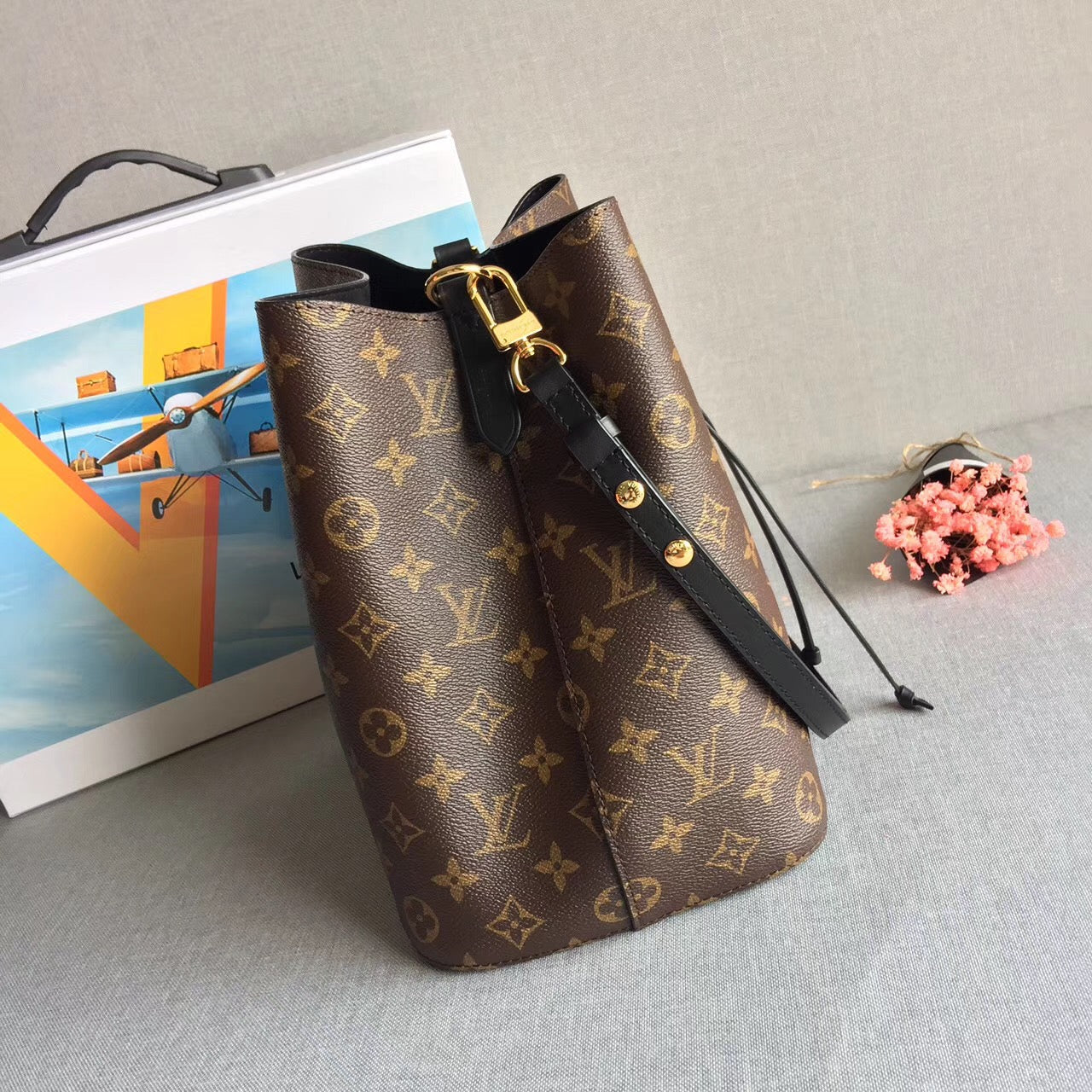 Louis Vuitton NeoNoe MM Bag