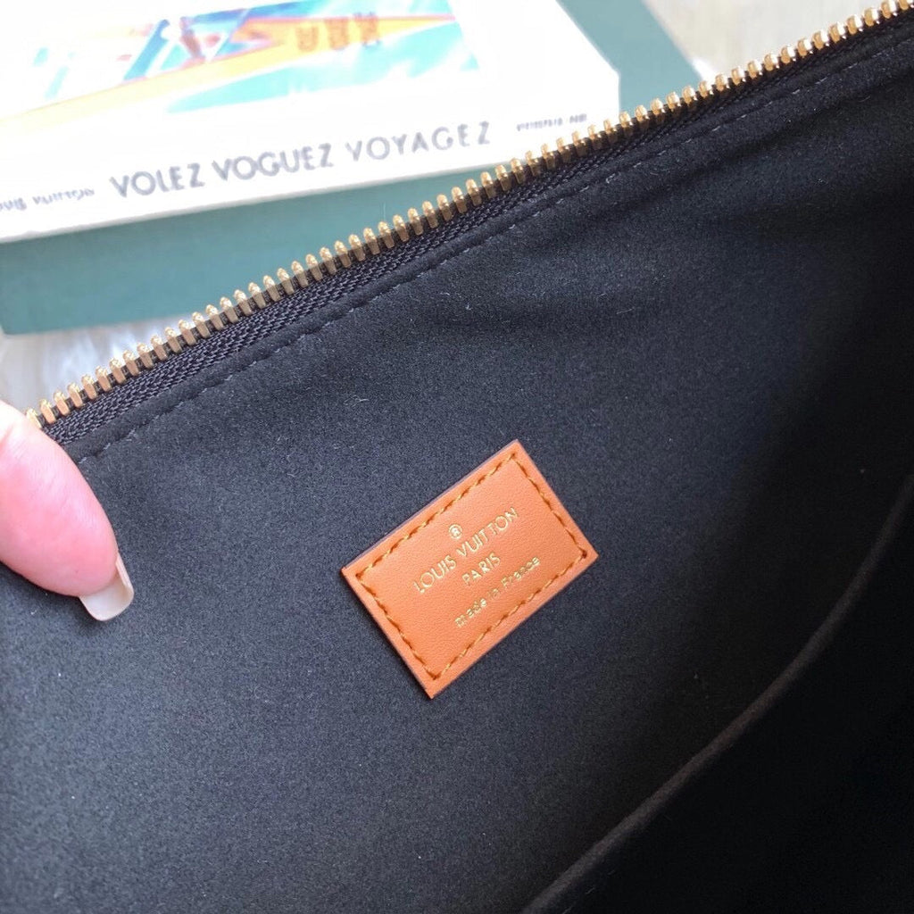 Louis Vuitton Maida Hobo Bag