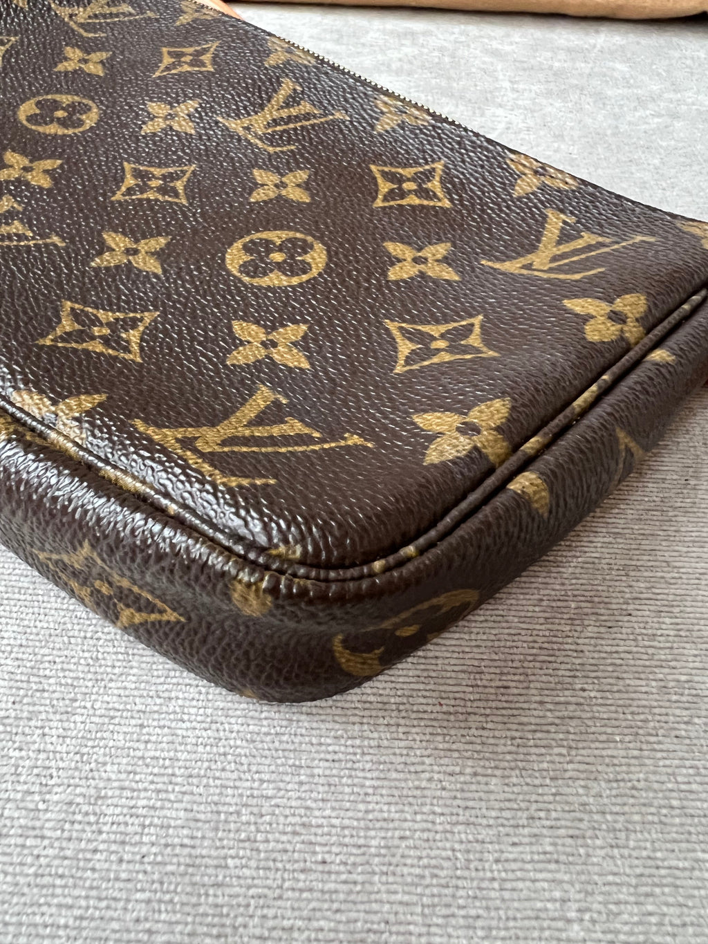 Louis Vuitton Vintage Pochette Accessoires Monogram (RRP £915)