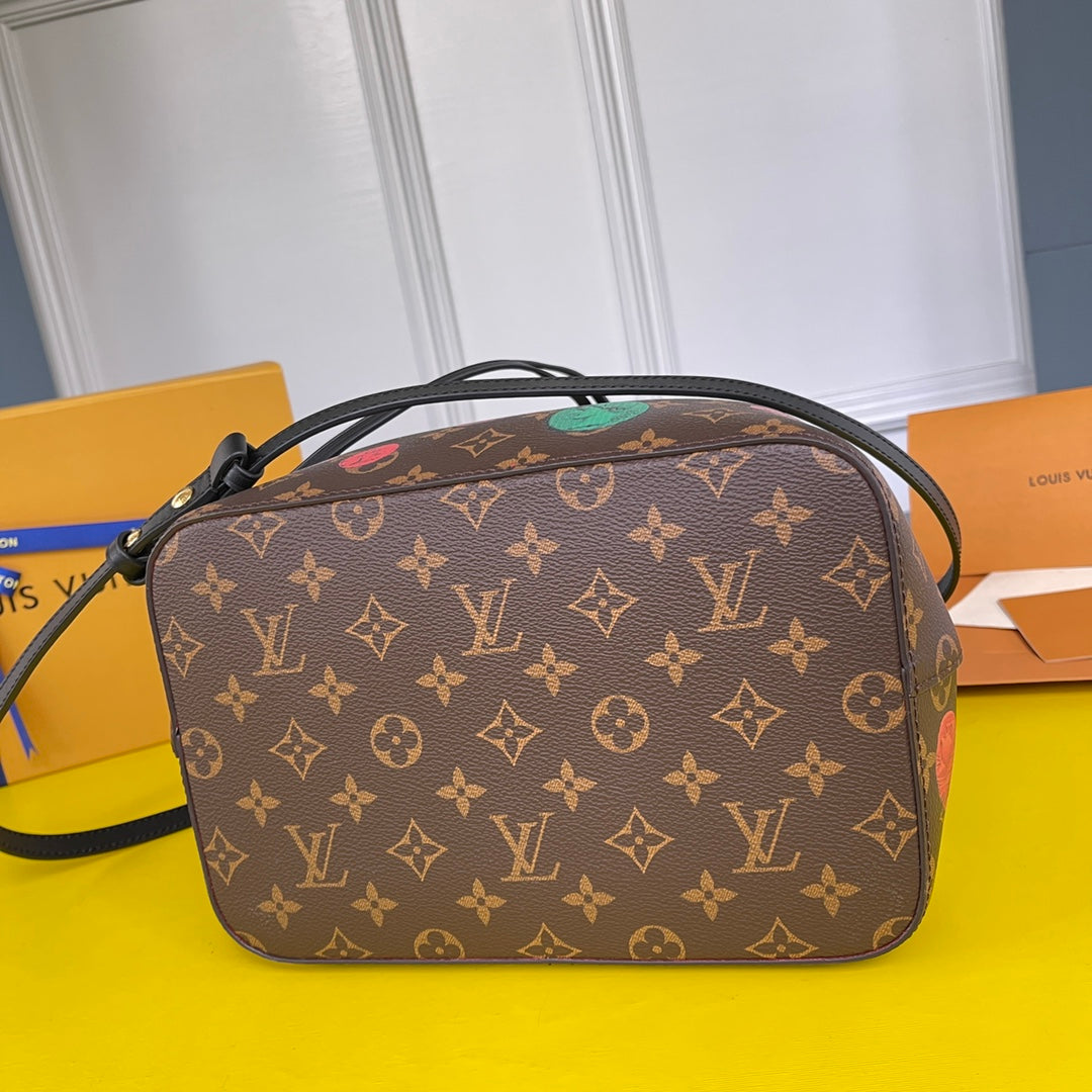 Louis Vuitton NeoNoe MM Bag