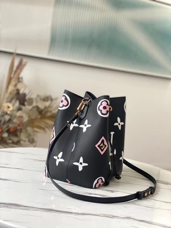 Louis Vuitton NeoNoe MM Bag