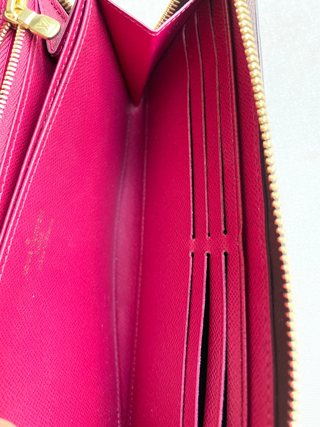 Louis Vuitton Zippy Wallet in Monogram (RRP £565)