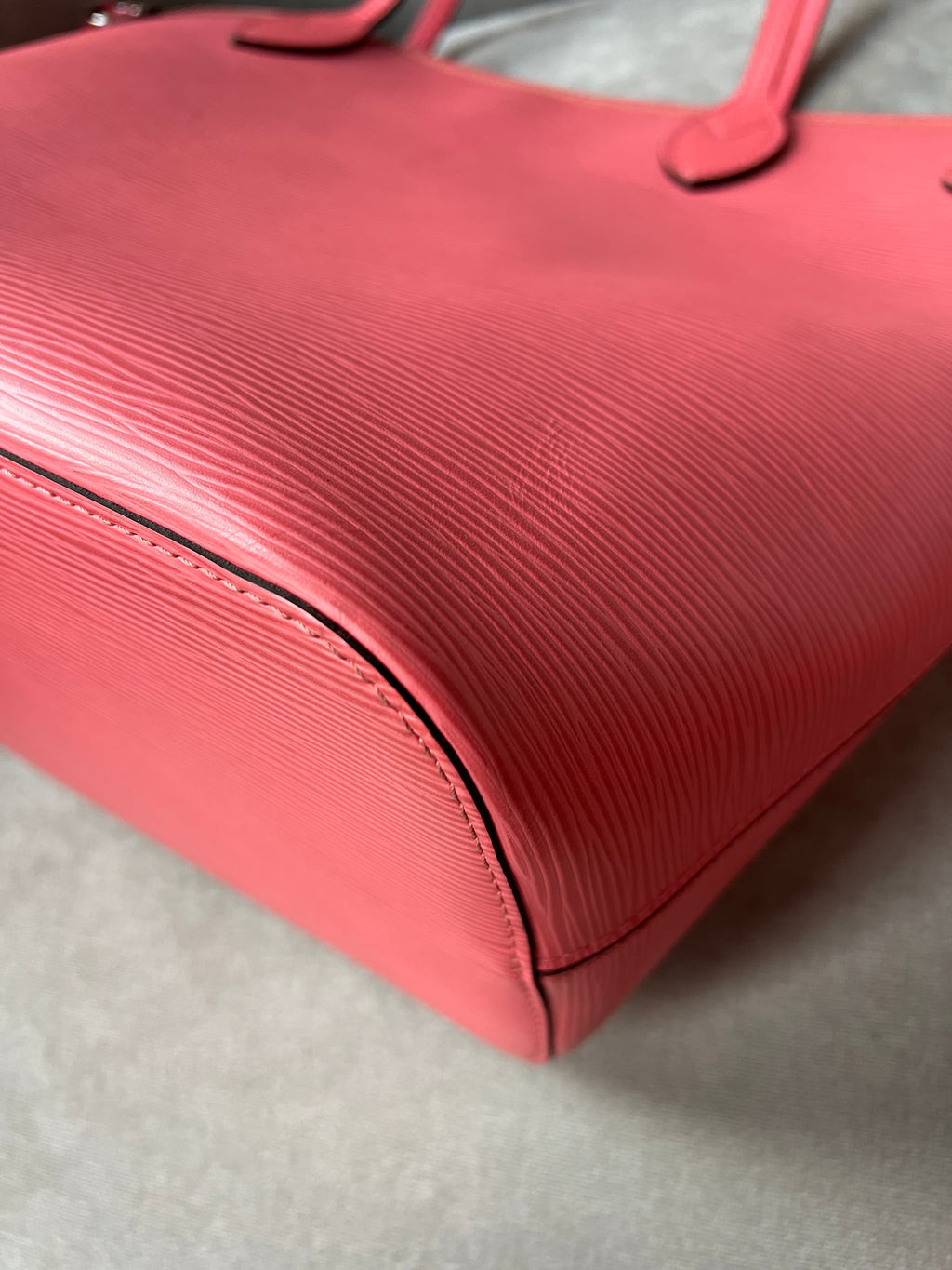 Louis Vuitton Neverfull MM Coral Epi Leather (RRP £1,740)