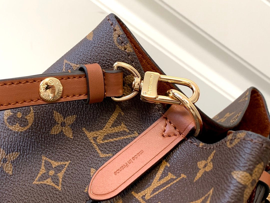 Louis Vuitton NeoNoe MM Bag