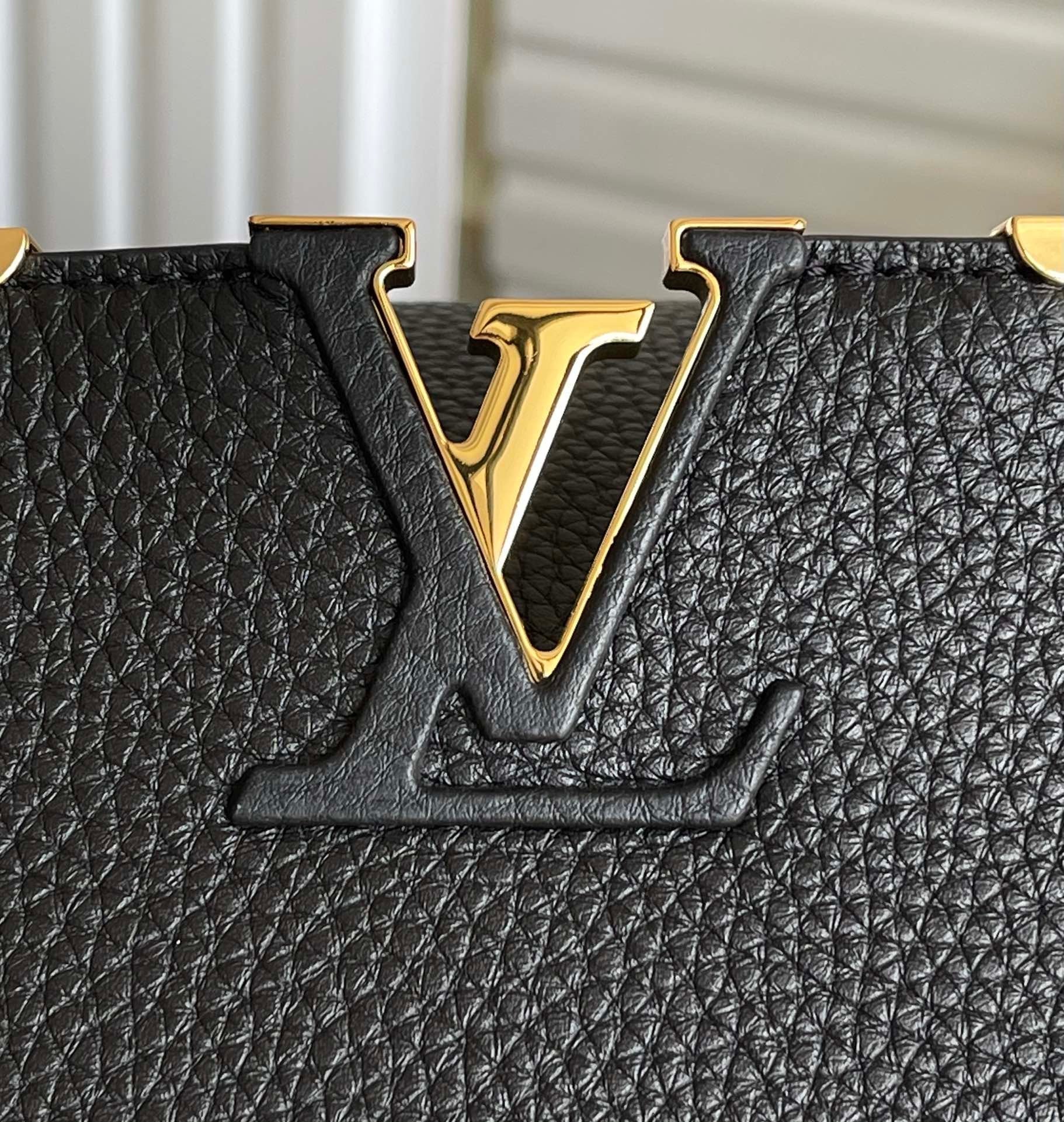 Louis Vuitton Capucines MM Bag