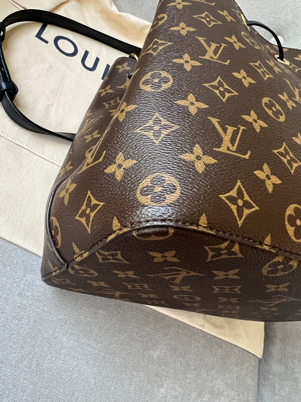 Louis Vuitton Neo Noe Monogram and Black (RRP £1,560)
