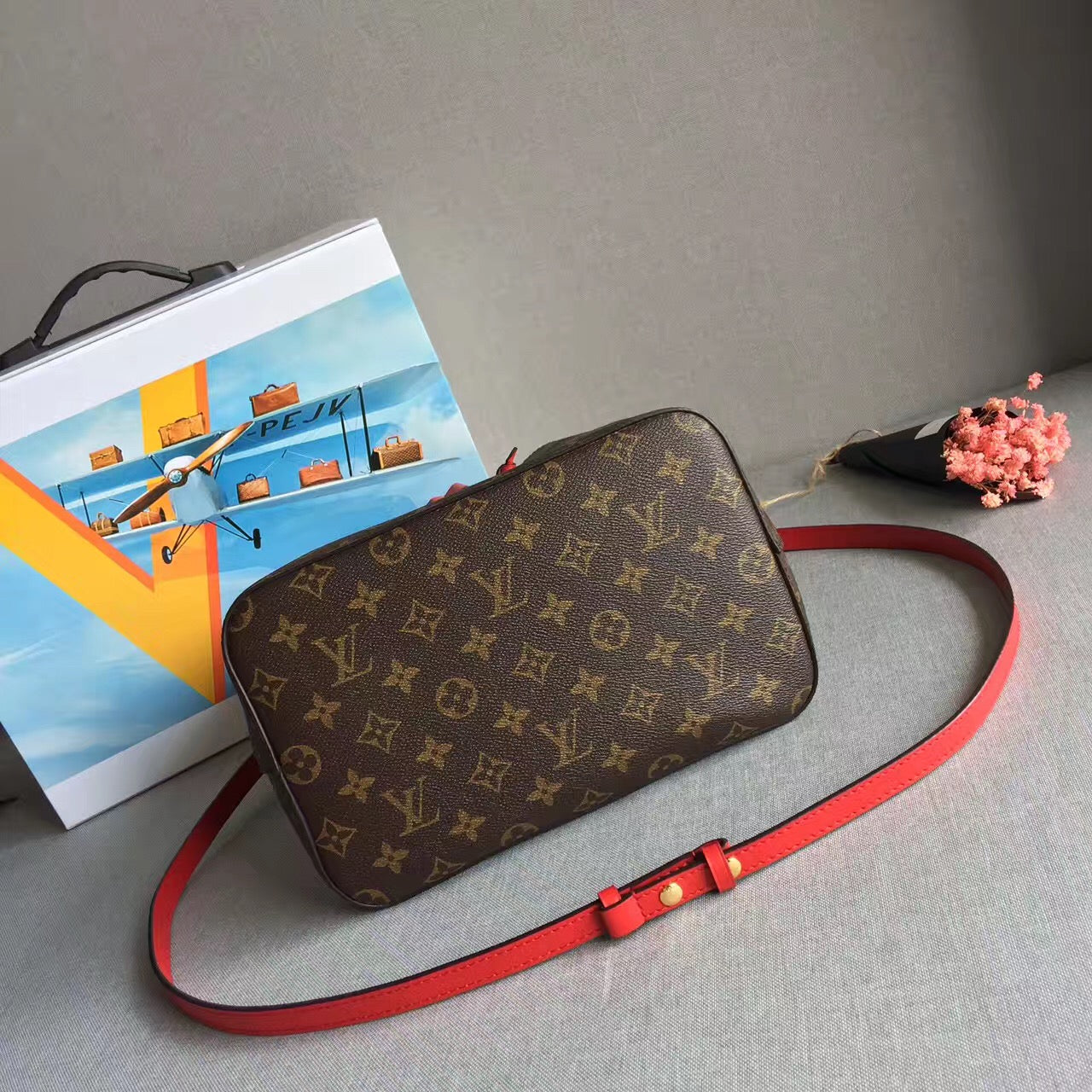 Louis Vuitton NeoNoe MM Bag