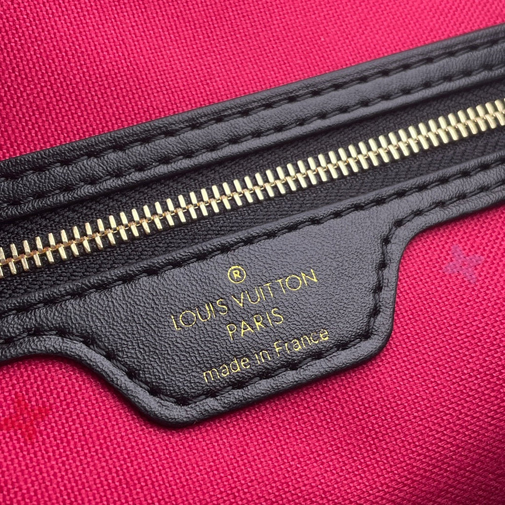 Louis Vuitton Neverfull MM  Tote Bag