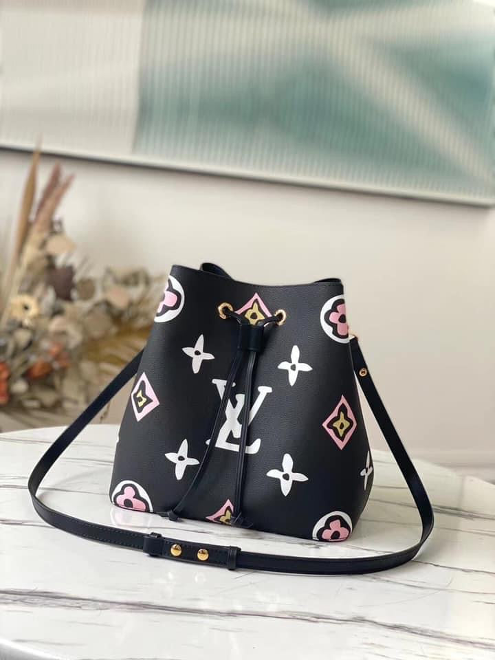 Louis Vuitton NeoNoe MM Bag