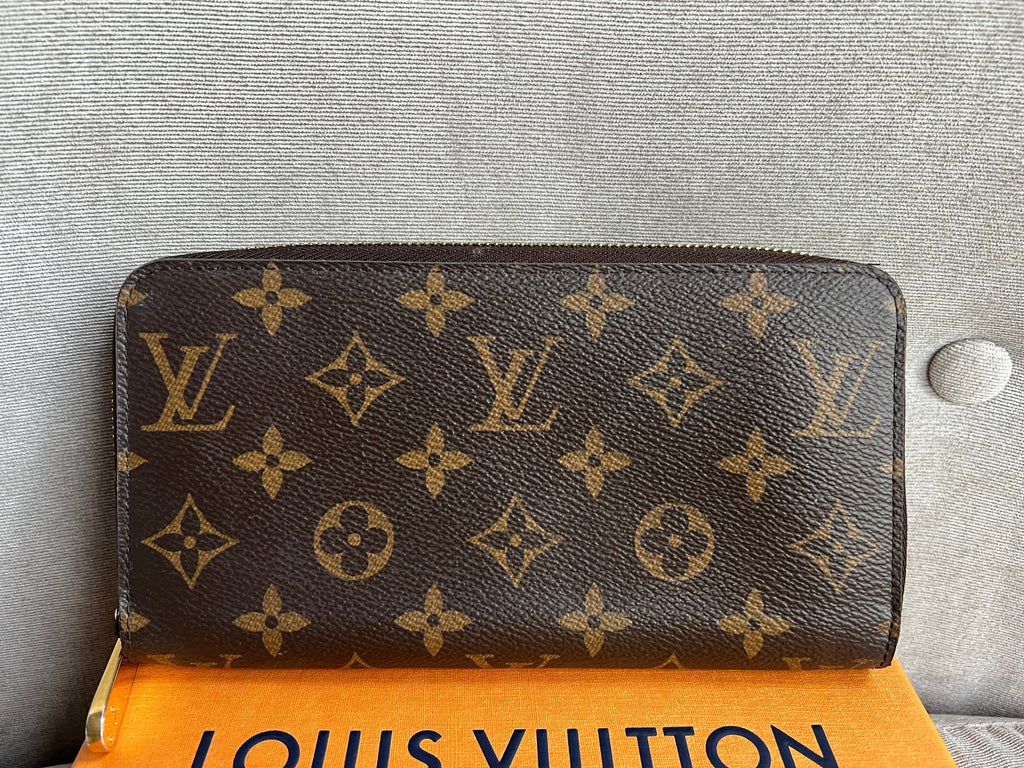 Louis Vuitton Zippy Wallet in Monogram (RRP £565)