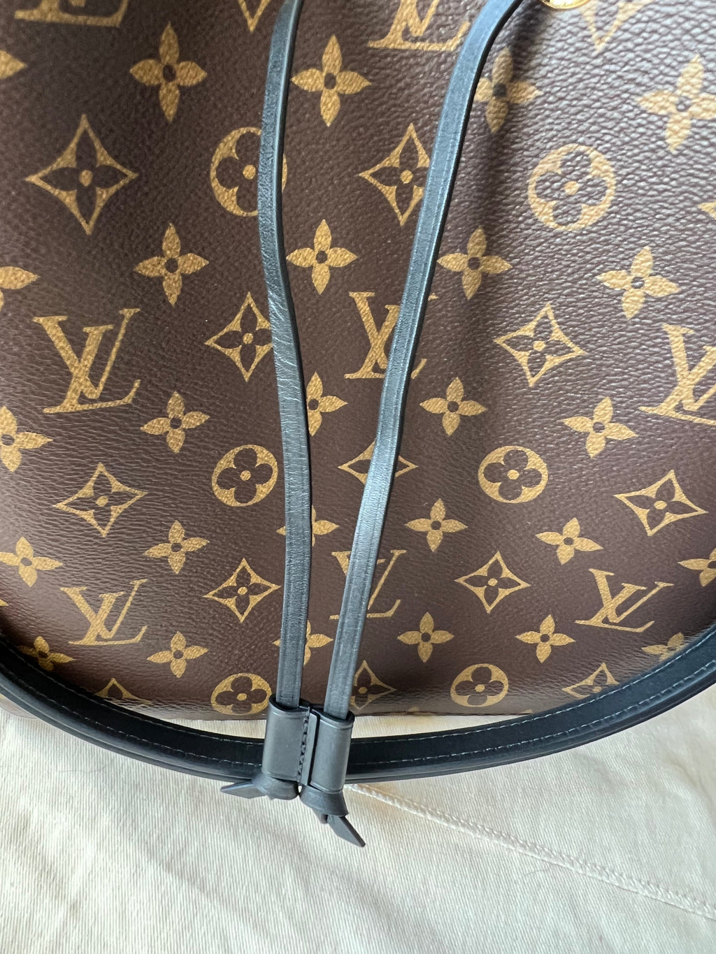 Louis Vuitton Neo Noe Monogram and Black (RRP £1,450)