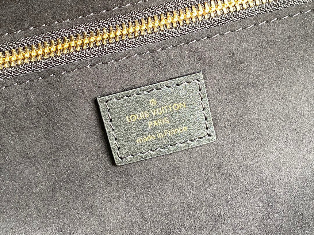 Louis Vuitton Neverfull MM Bag