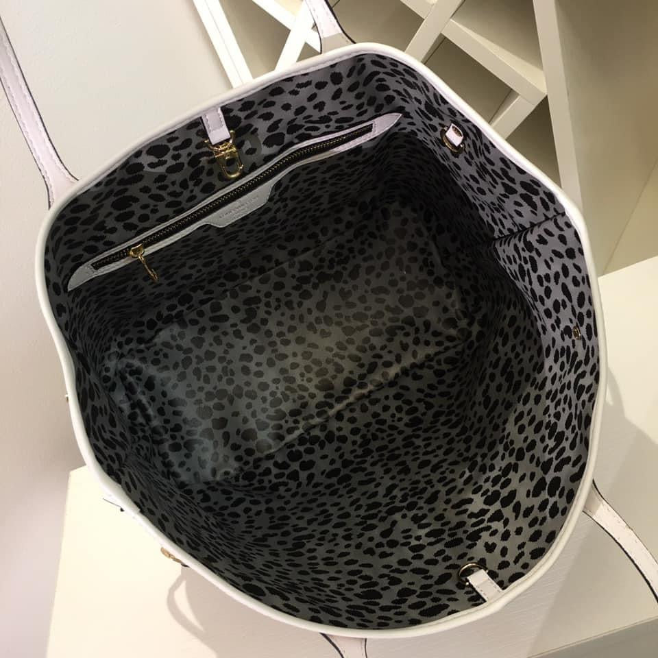 Louis Vuitton Neverfull MM Bag