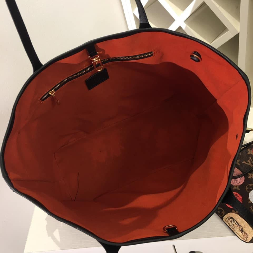 Louis Vuitton Neverfull MM Bag
