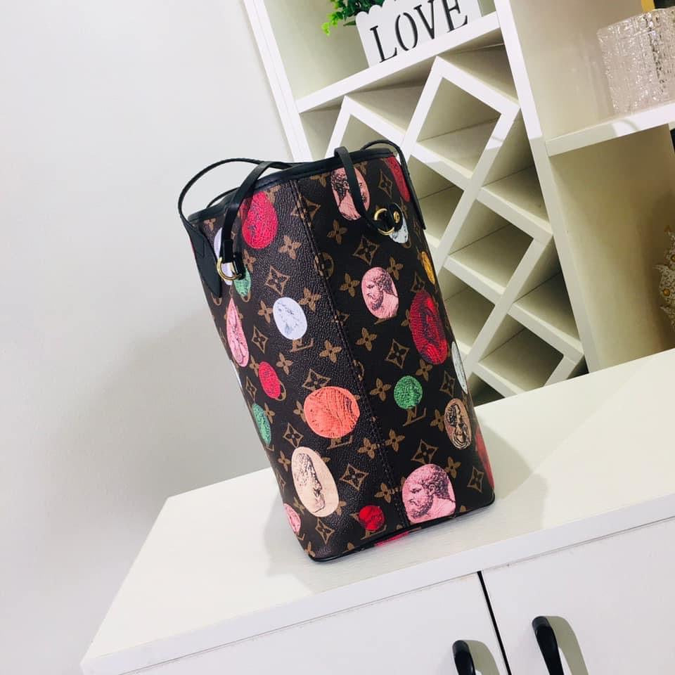 Louis Vuitton Neverfull MM Bag