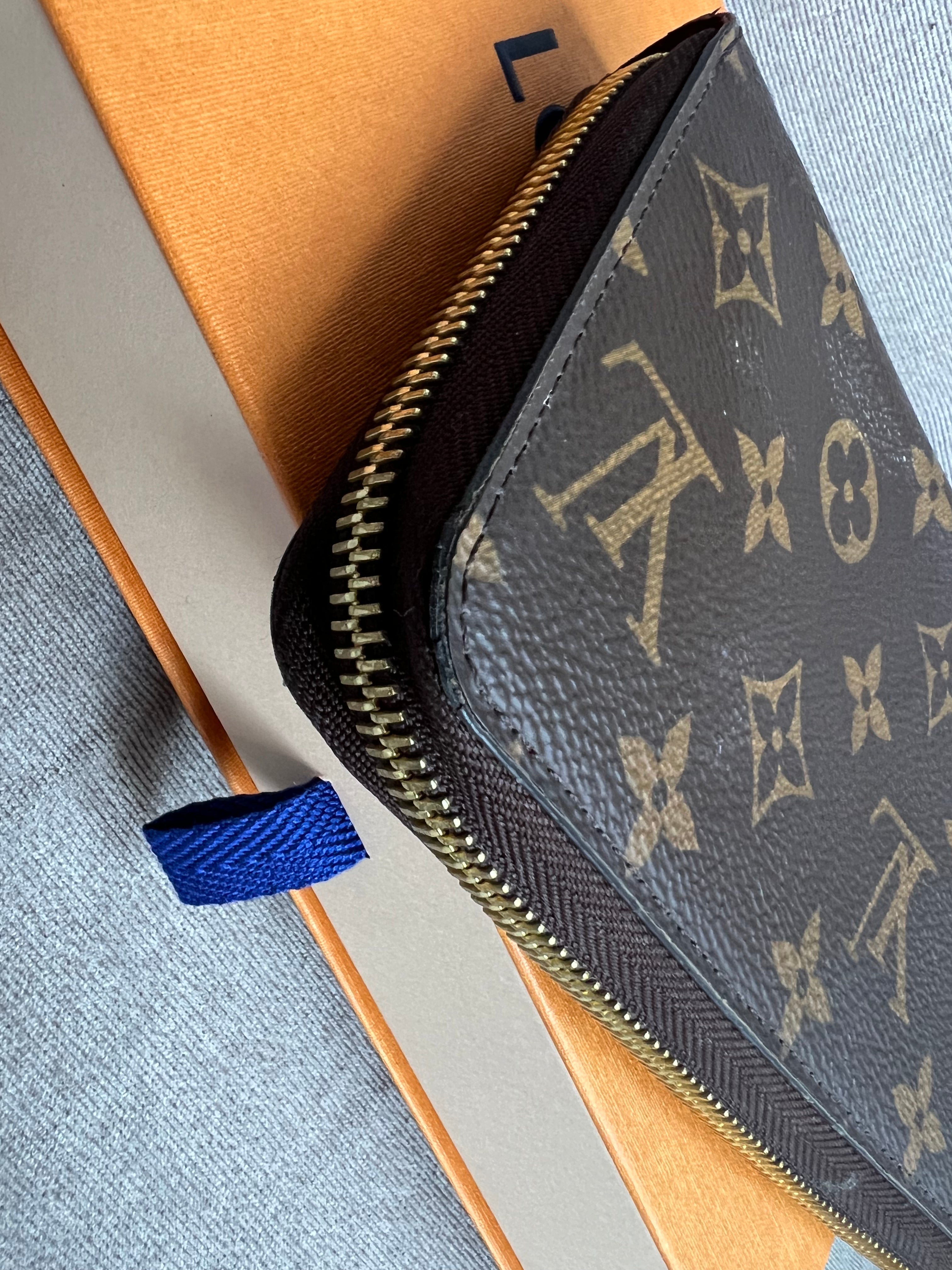 Louis Vuitton Zippy Wallet in Monogram (RRP £565)