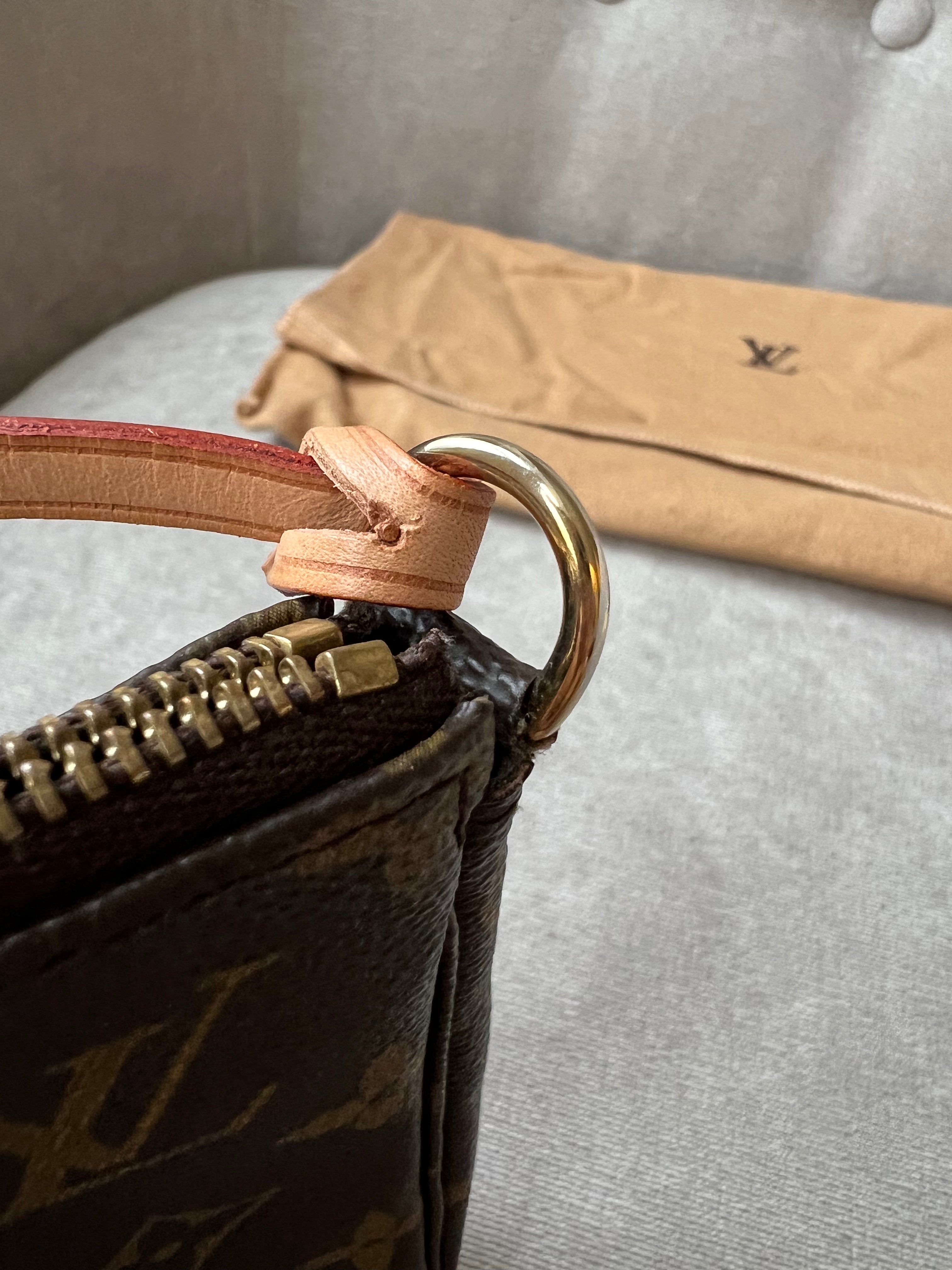 Louis Vuitton Vintage Pochette Accessoires Monogram (RRP £915)