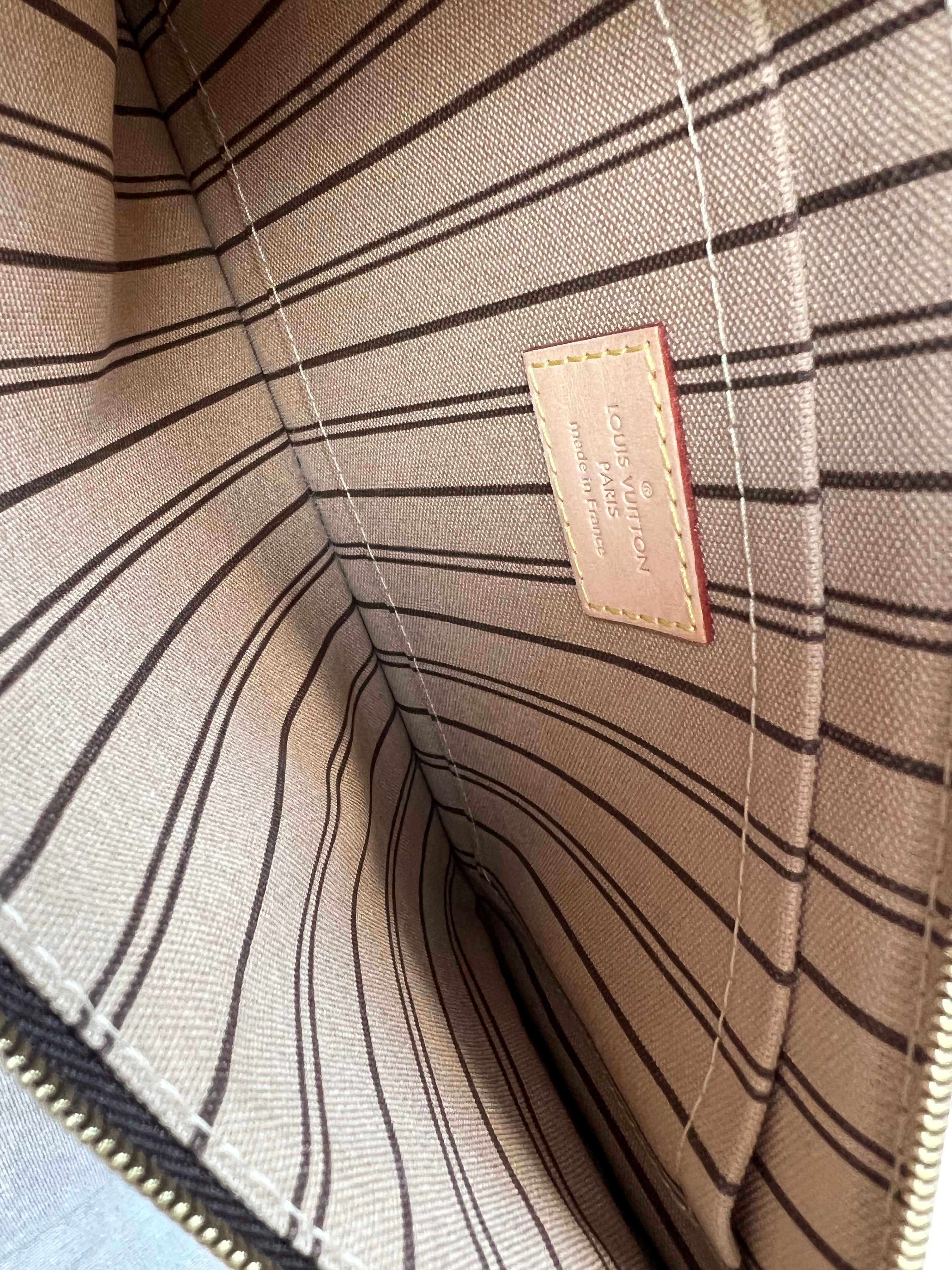 Louis Vuitton Pouch (from Neverfull MM) in Monogram