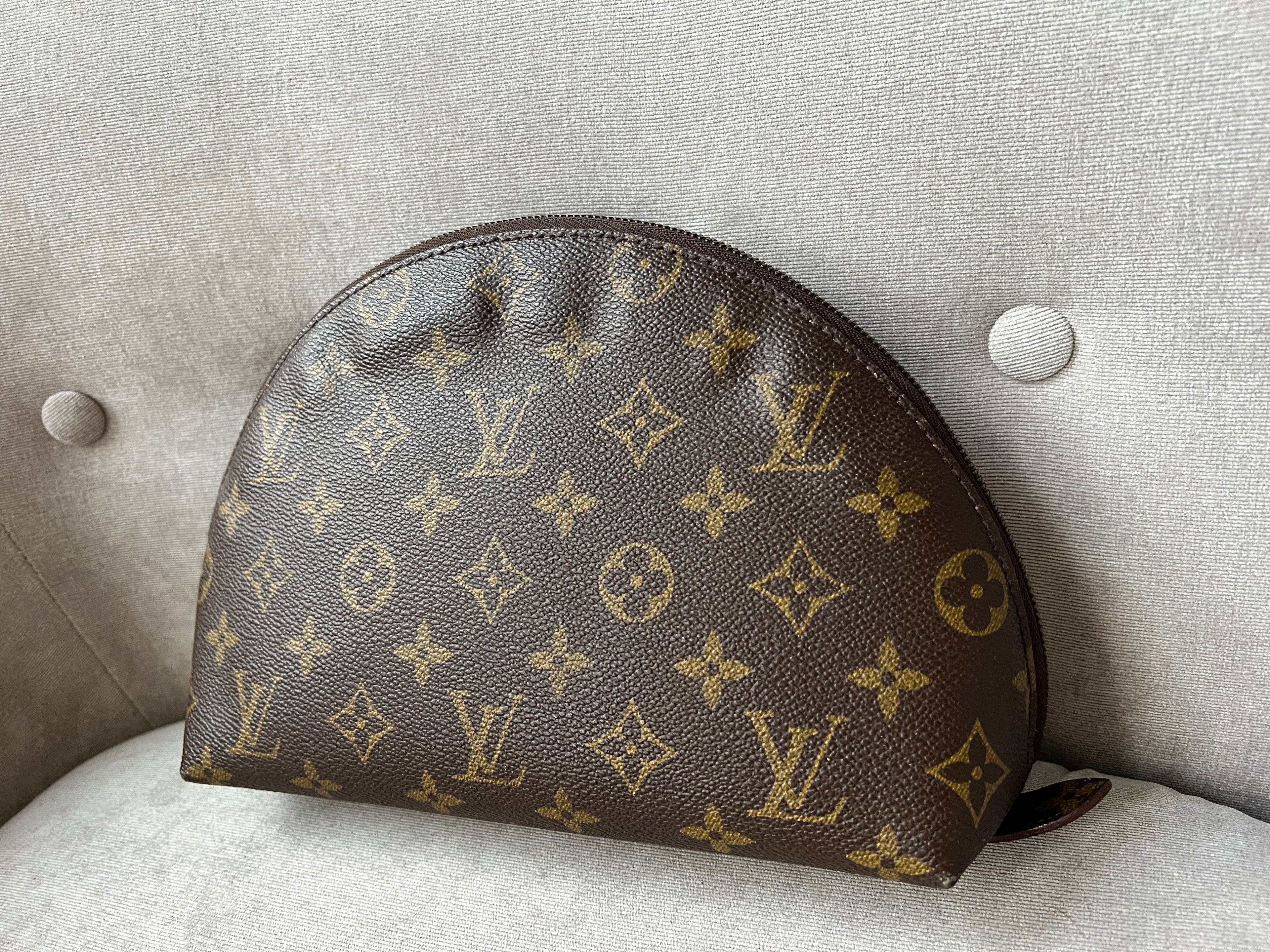 Louis Vuitton Trousse Demi Ronde Monogram