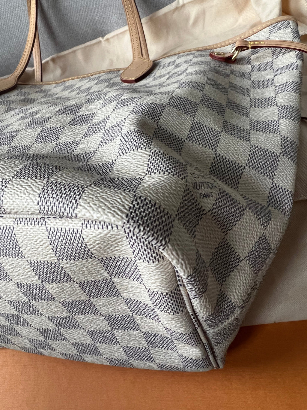Louis Vuitton Neverfull MM  Damier Azur (RRP £1,410)