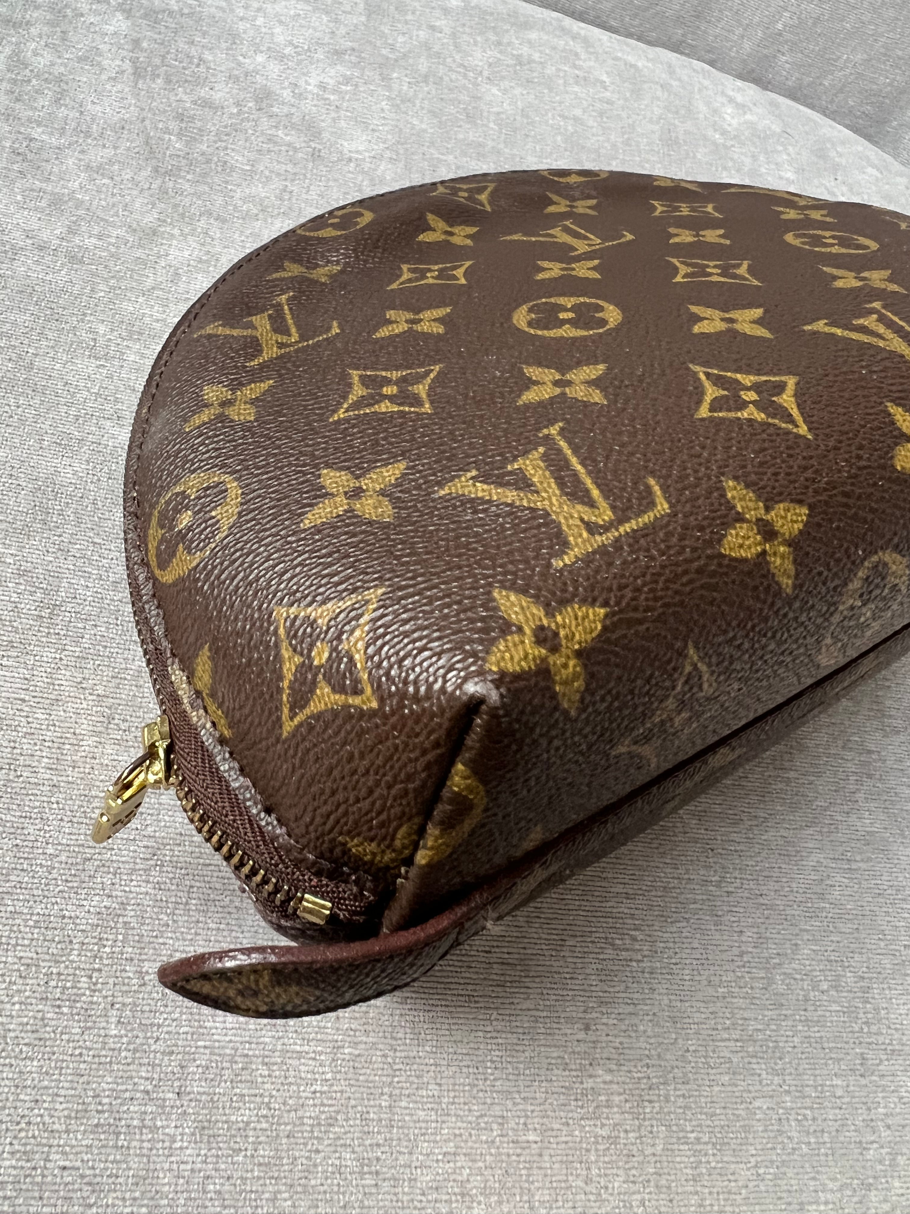 Louis Vuitton Trousse Demi Ronde Monogram