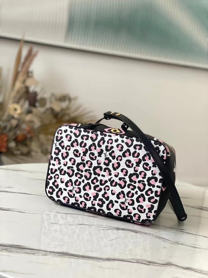 Louis Vuitton NeoNoe MM Bag