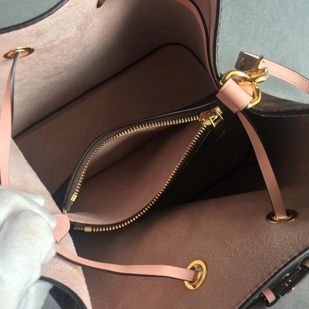 Louis Vuitton NeoNoe MM Bag