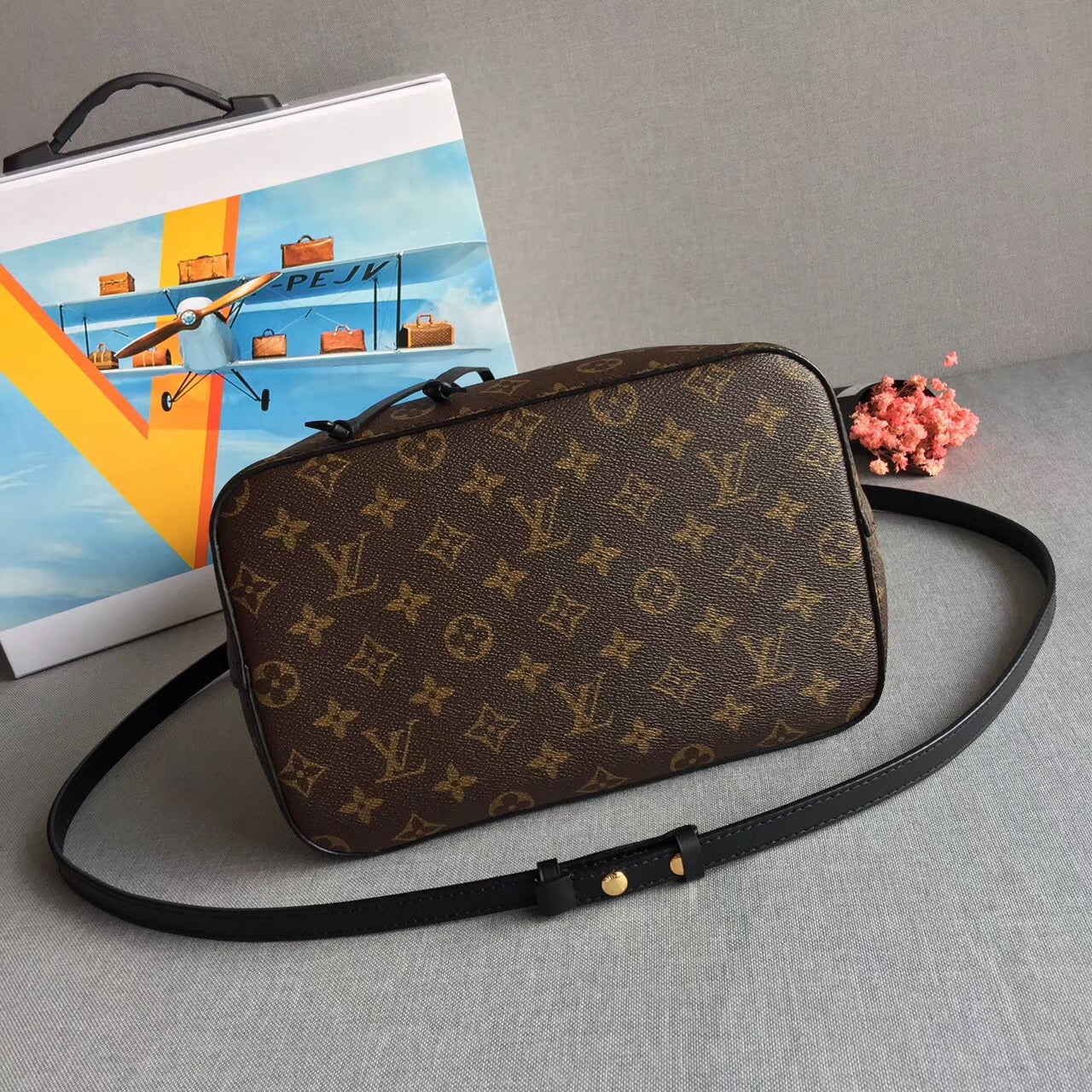 Louis Vuitton NeoNoe MM Bag