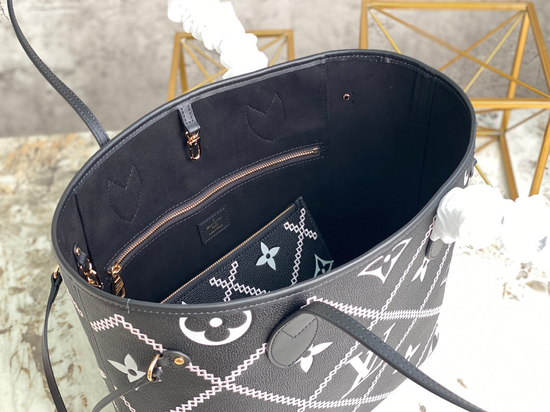 Louis Vuitton Neverfull MM Bag