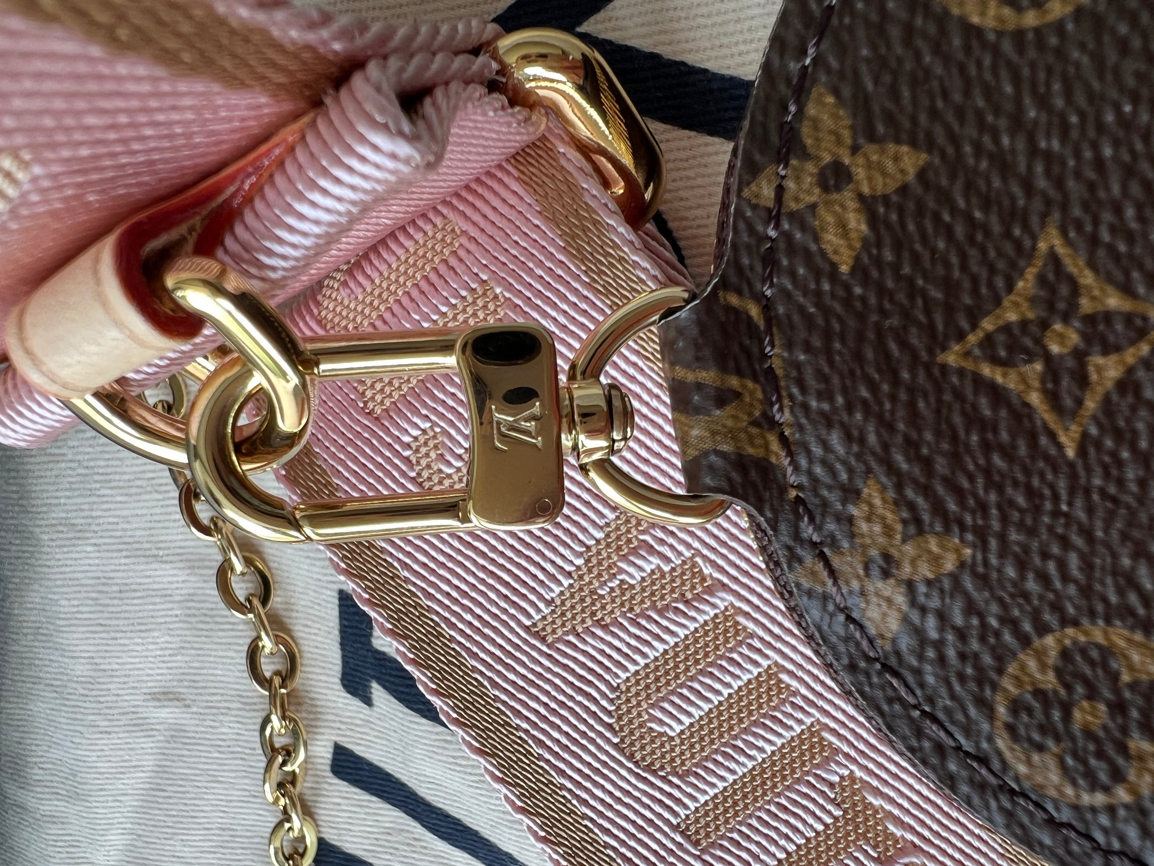Louis Vuitton Multi Pochette Accessoires Rose Chiaro (RRP £1830)