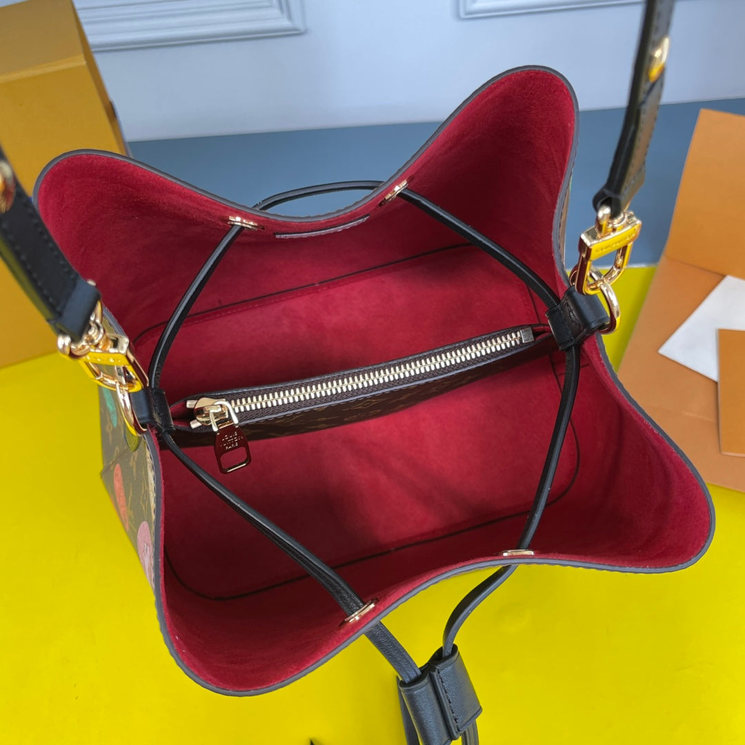 Louis Vuitton NeoNoe MM Bag