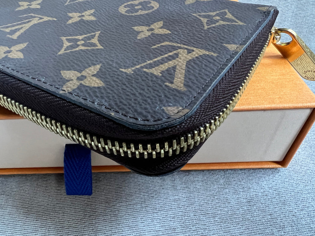 Louis Vuitton Zippy Wallet in Monogram (RRP £565)
