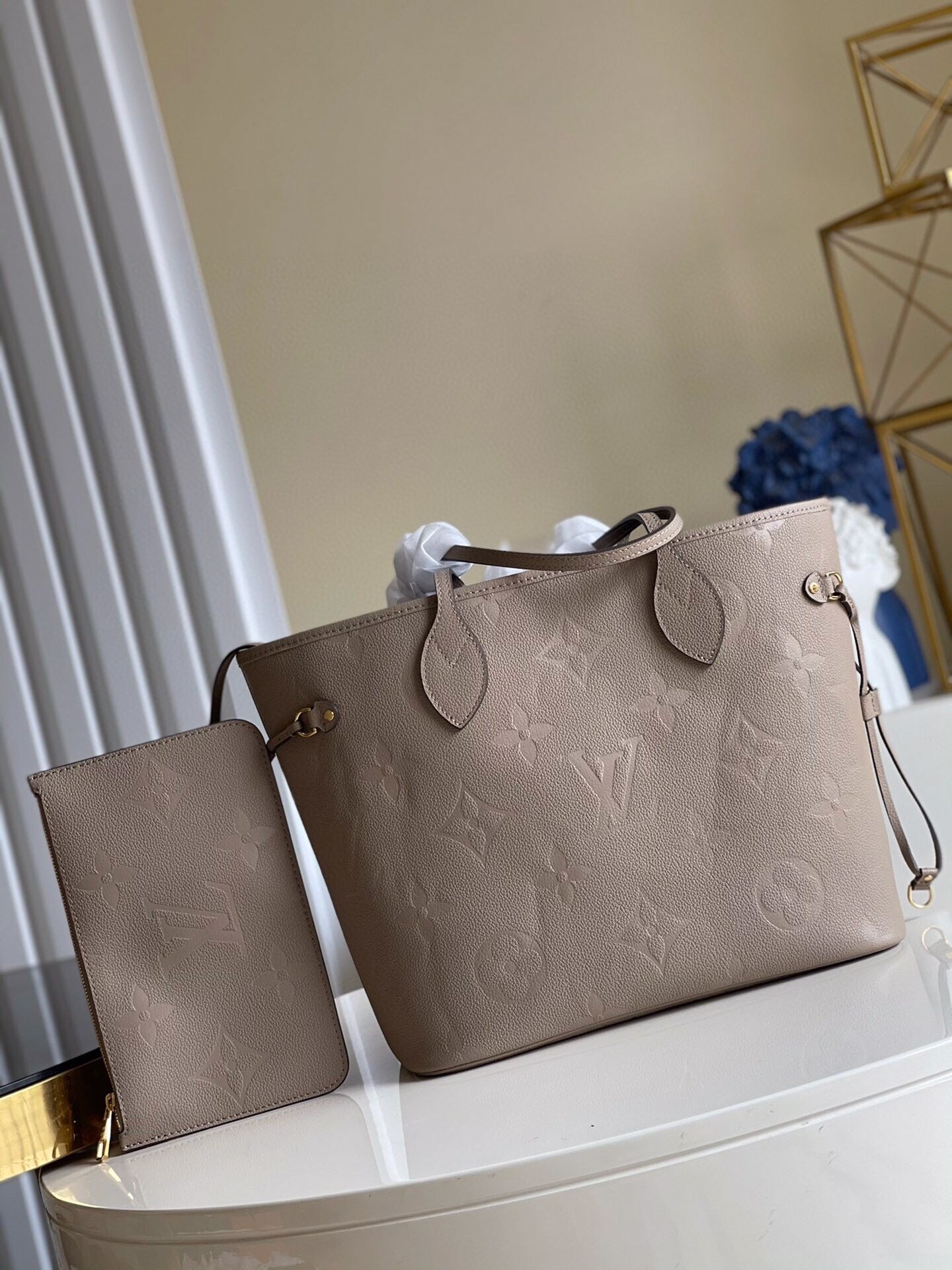 Louis Vuitton Neverfull MM Bag