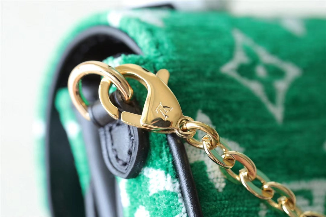 Louis Vuitton Micro Metis Bag