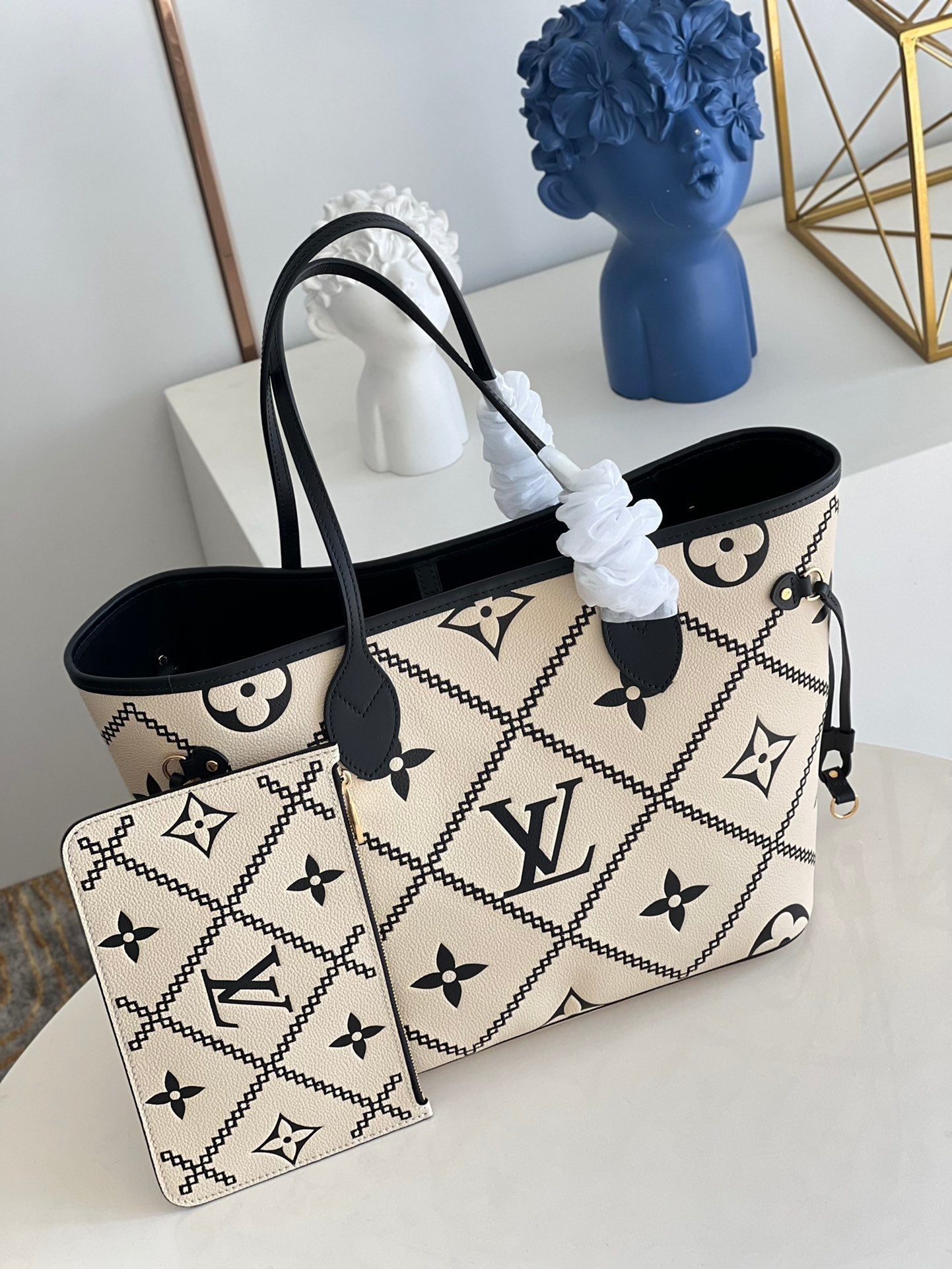 Louis Vuitton Neverfull MM Bag