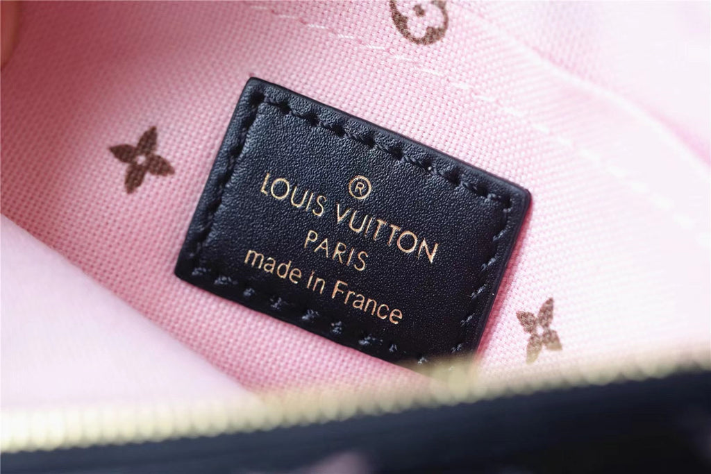 Louis Vuitton Neverfull MM Tote Bag