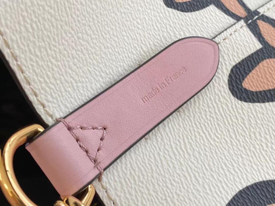 Louis Vuitton NeoNoe MM Bag